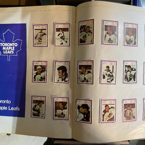 1970-71 Esso Power Players Complete Set in Hard Cover Album. Album is damaged. - Picture 6 of 8